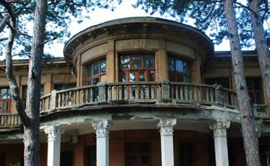 В окупованому Криму розпродають санаторії та готелі