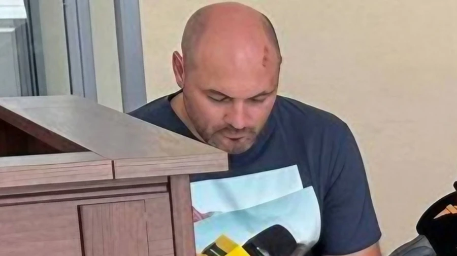 УП: Батька детектива НАБУ, який вів справу Міндіча, роздягнули догола в суді, розгляд апеляції затягують