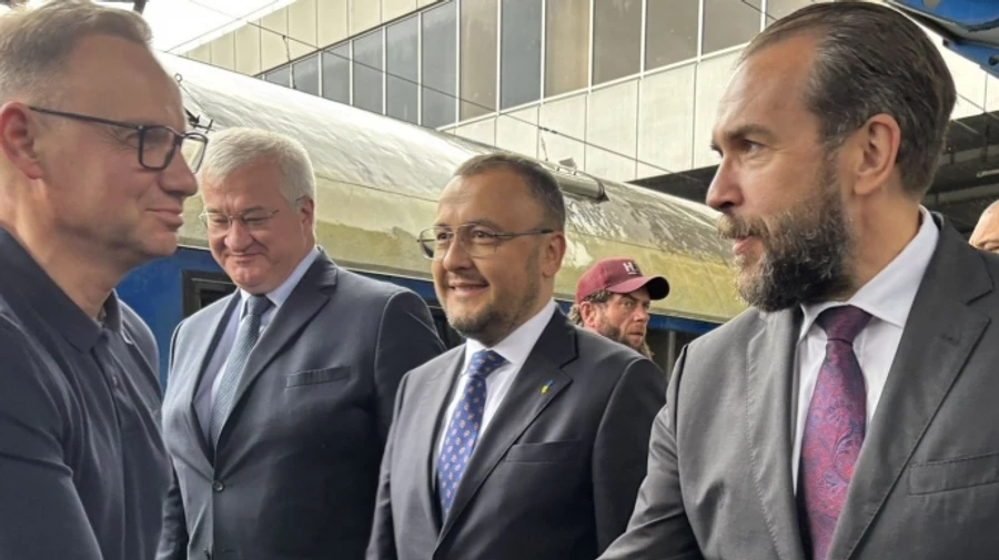 Outgoing Polish president arrives in Kyiv on last visit in his term