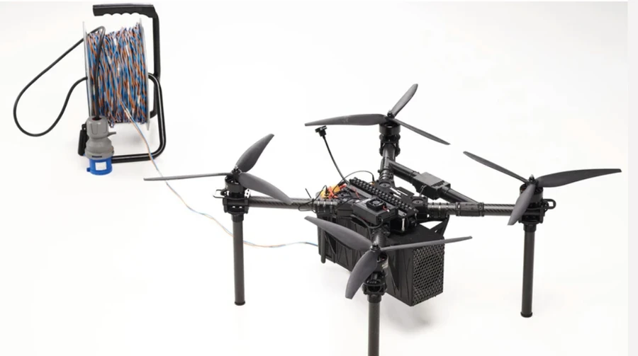 Ukrainian DevDroids company presents Recruit drone relay with wired power supply