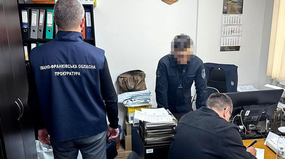 Не платиш – мобілізація: викрили поліціянта, який вимагав гроші у бізнесмена