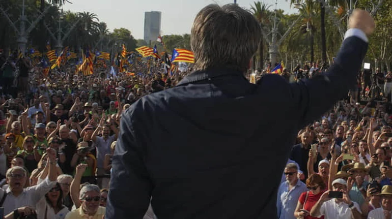 Повернення сепаратиста: як екслідер Каталонії створив сенсацію вдома та уникнув арешту