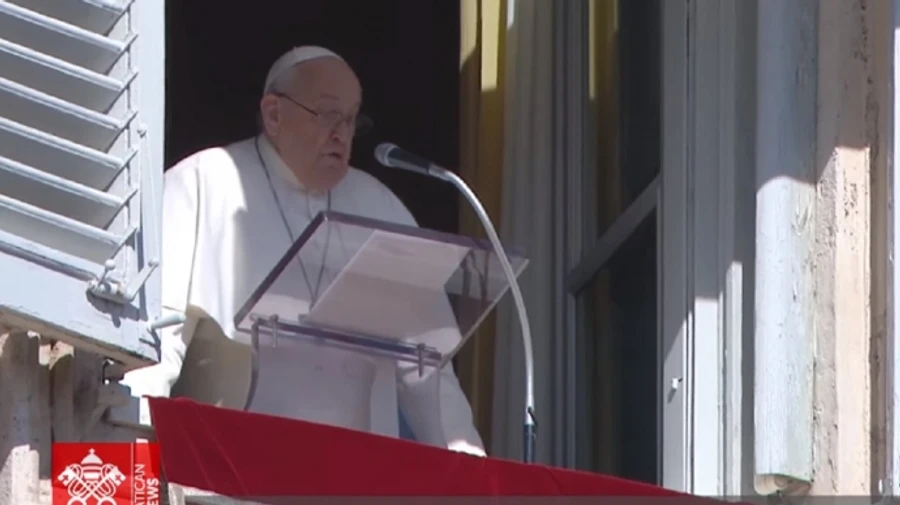 Pope calls for diplomatic solution to war in Ukraine