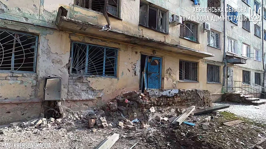 Authorities urge Kherson residents to evacuate: Russians hit residential buildings
