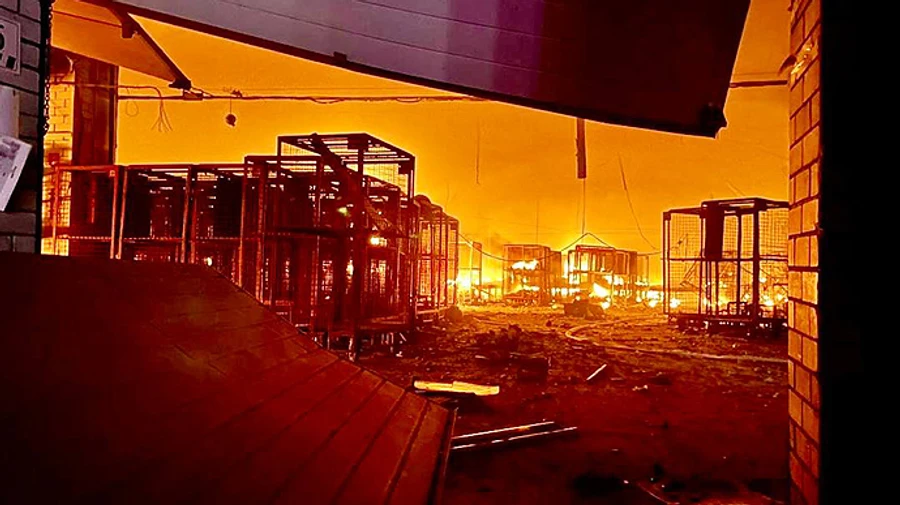 Россияне нанесли удары по 8 областям: разрушены предприятия и дома, есть раненые – ОВА