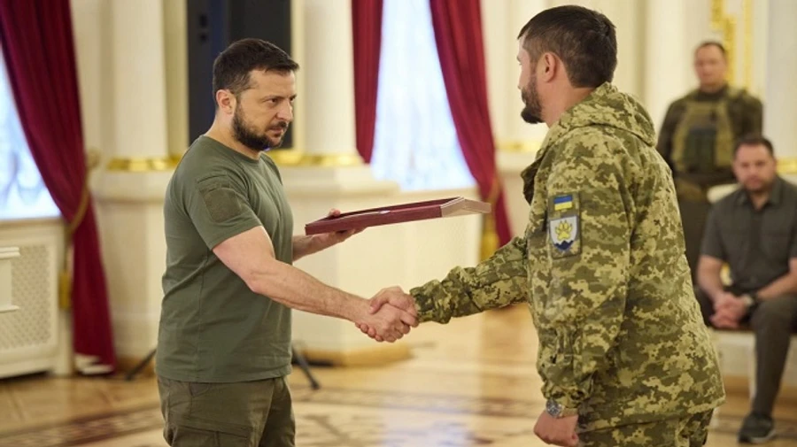 Зеленський відзначив державними нагородами ще 149 військових