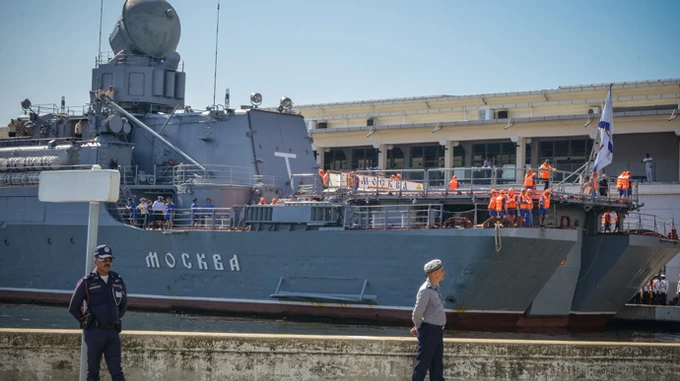 Экипаж крейсера Москва мог на более половины состоять из срочников – СМИ
