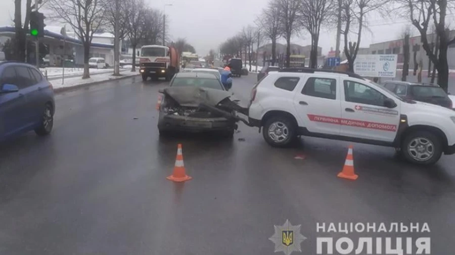 Мобильная бригада с вакцинами попала в ДТП на Тернопольщине