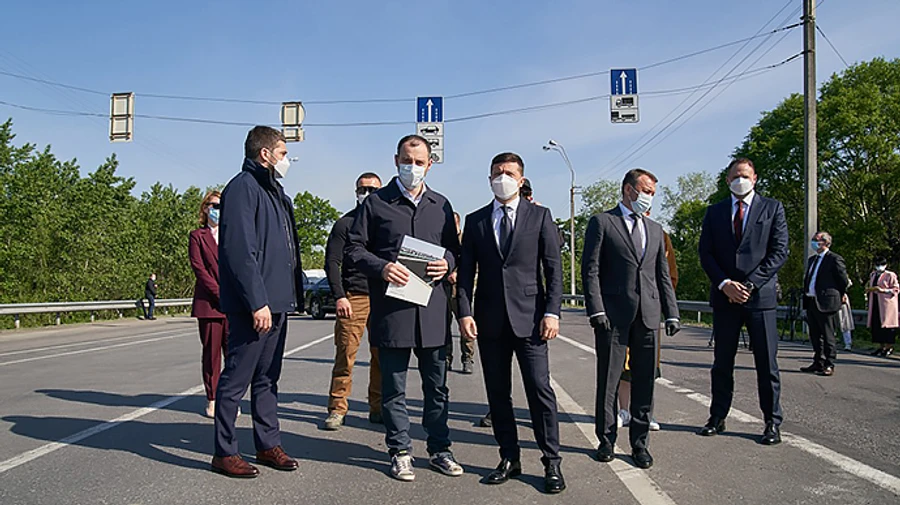 На Закарпатье до конца года отремонтируют 370 км дорог – Зеленский