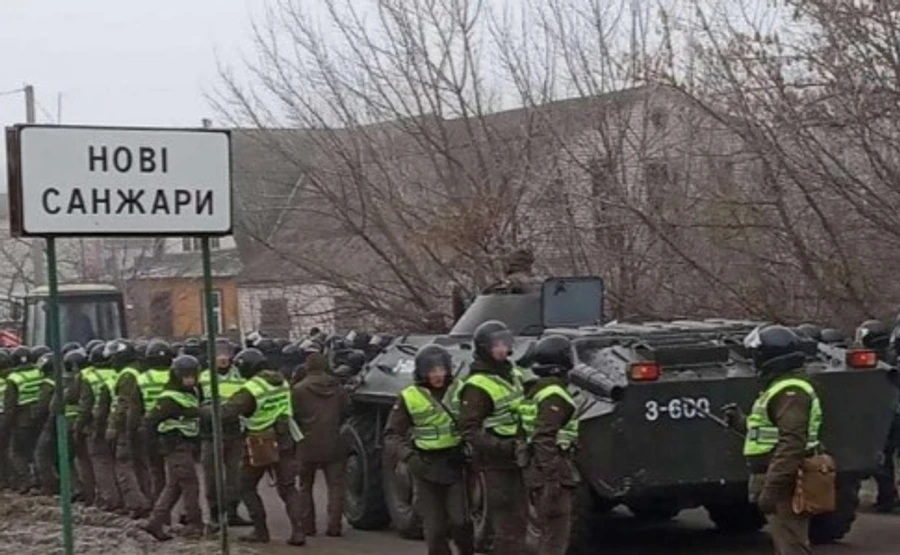 Шок від дикості людей: евакуйовані з Уханя про прийом в Україні