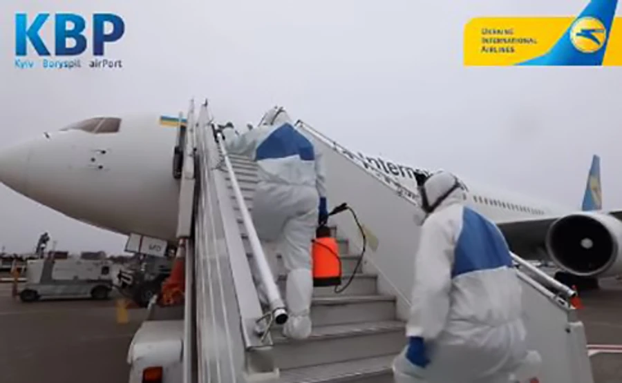 Коронавирус: МАУ вывезла еще 200 украинцев из Китая и прекращает туда летать