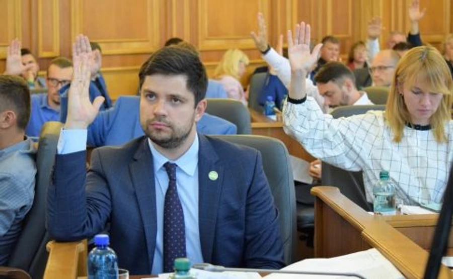 Профильный комитет рекомендовал Раде принять закон об импичменте