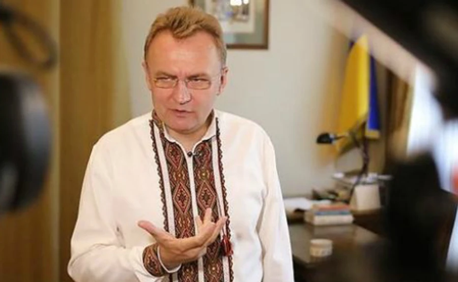 Садовый предлагает Тимошенко сняться с выборов в его пользу  