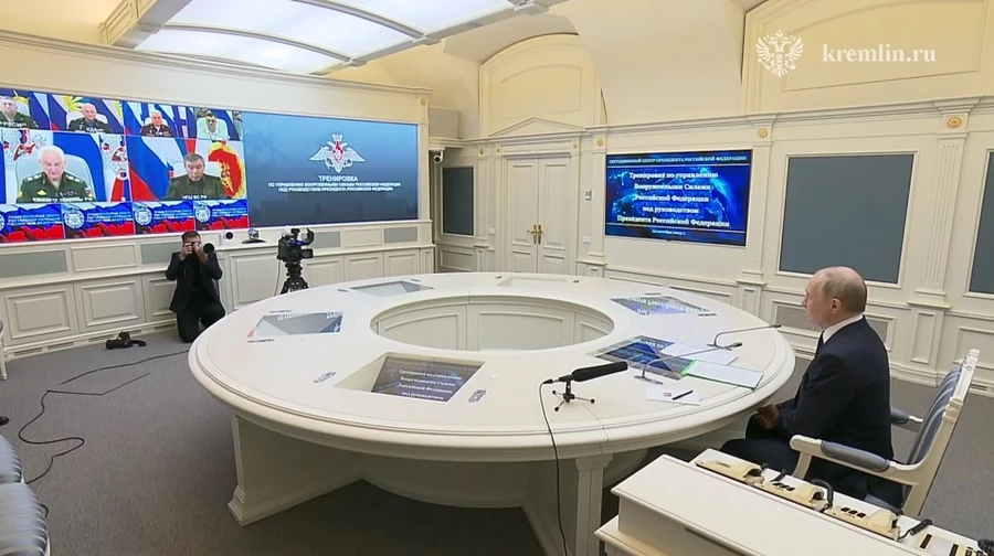 Путін потренувався зі своїми ядерними силами: запустив Ярс і Синеву