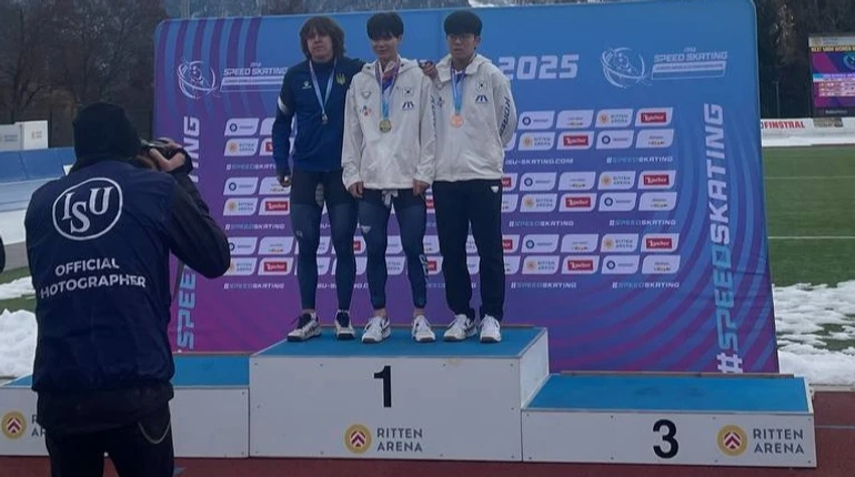 17-летний Хочин получил первую в истории медаль для Украины на юниорском Кубке мира по конькобежному спорту