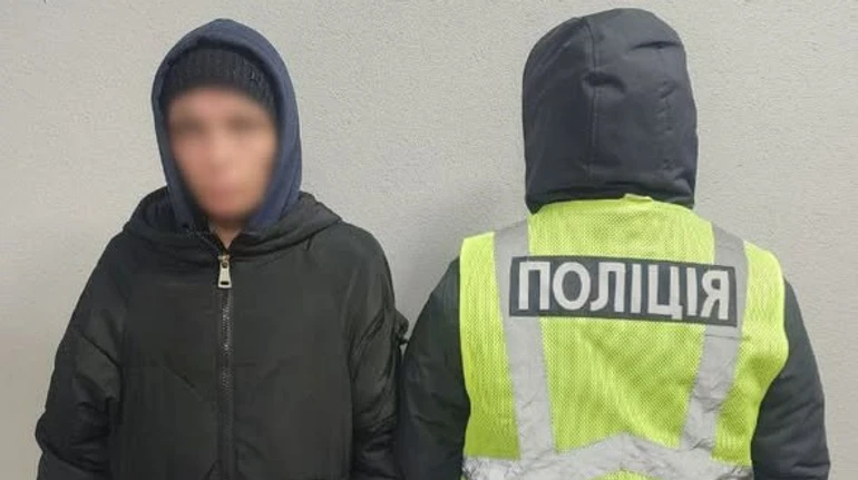 У Києві затримали жінку, яка двічі підпалила чужі двері через ревнощі