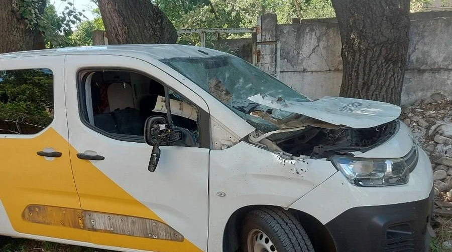 Russians attack Ukrposhta vehicle in Dnipropetrovsk Oblast, injuring driver