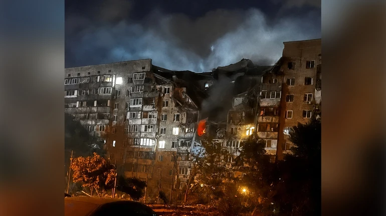 Удар по Києву: на Подолі російська ракета поцілила у дев’ятиповерхівку, є загиблі і постраждалі