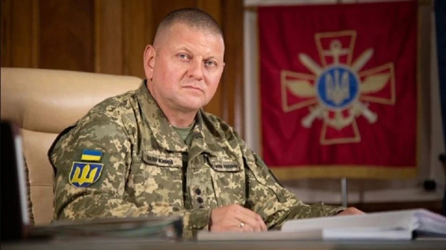 У Зеленського офіційно заявили, що Залужного не звільнили