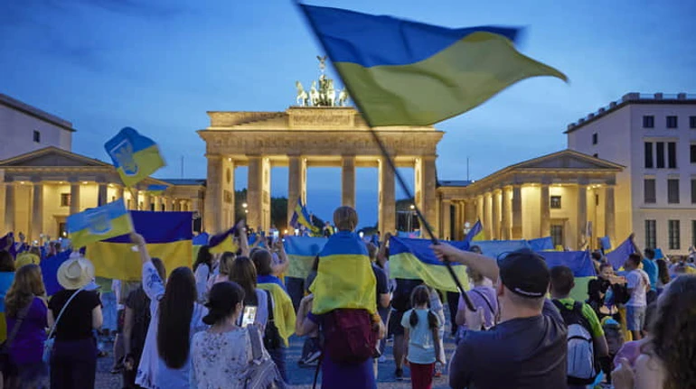 7 тем та 15 текстів, до яких варто повернутися у 2024 році. Головне від Європейської правди