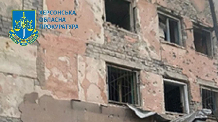 Россияне ночью в Херсоне попали в общежитие, двое погибших - ОВА