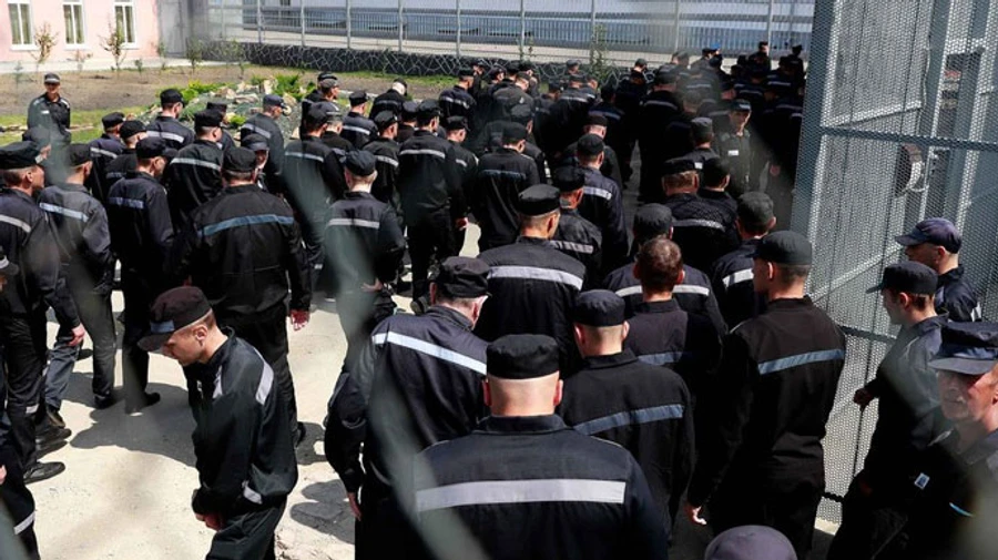 Russians plan to allow people with criminal record to serve in military