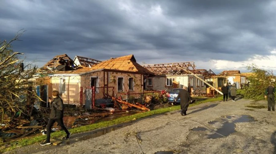 Из-за урагана на Сумщине задерживаются поезда