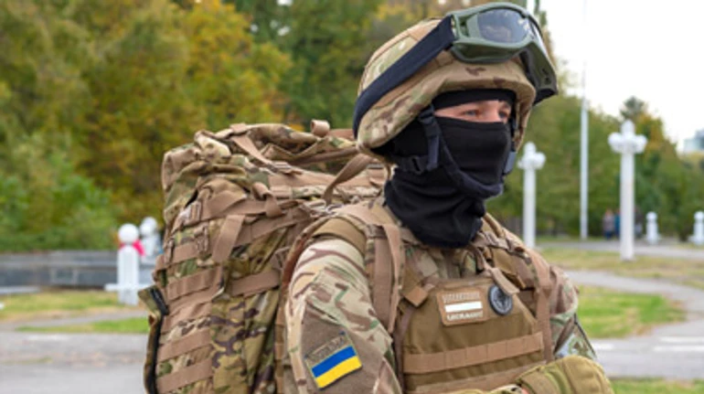 Як вибрати бронежилет, плитконоску, плити та шолом на війну. Інструкція