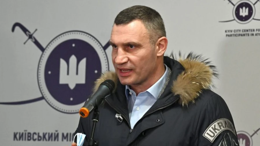 Чрезвычайное положение в Киеве: без комендантского часа, но надо носить паспорт