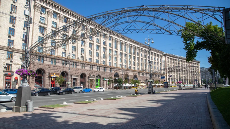 Новий асфальт, граніт і велодоріжки: на Хрещатик чекає капремонт 