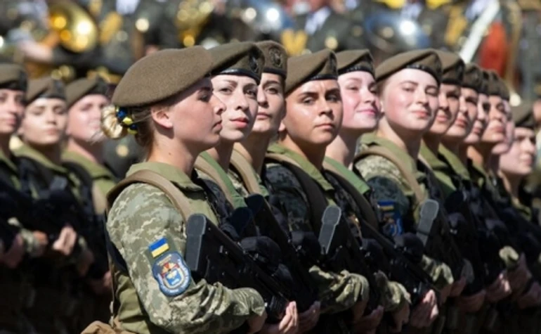 Військовий облік для жінок, нардепи засновники України та скорочення зарплатні для чиновників