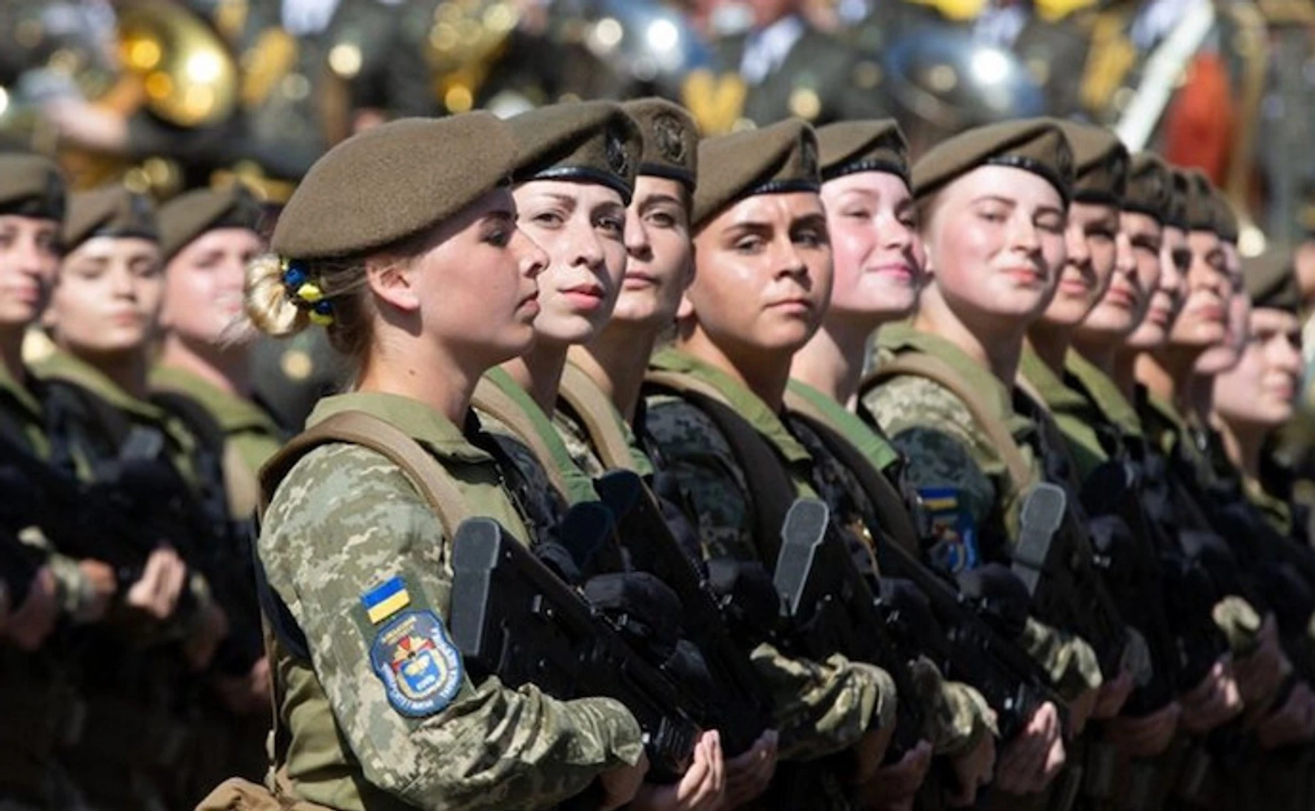 Военный учет для женщин, нардепы основатели Украины и сокращение зарплат для чиновников