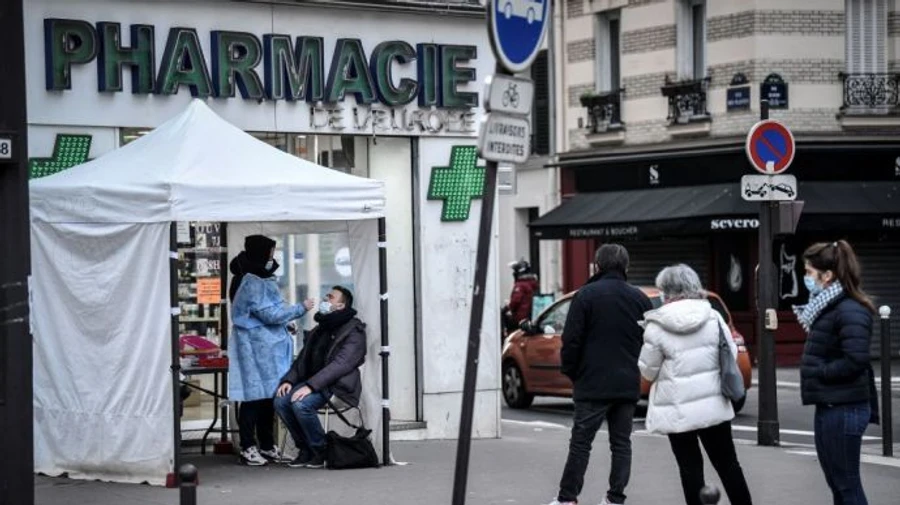 У Франції новий Covid-максимум: за добу захворів кожен 300-й житель країни