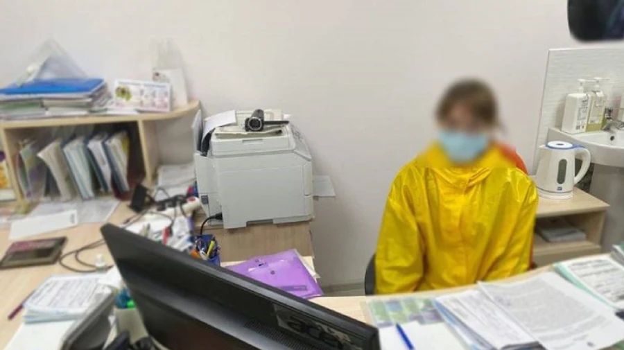 СБУ викрила медиків, які створили конвеєр із фейкових Covid-сертифікатів