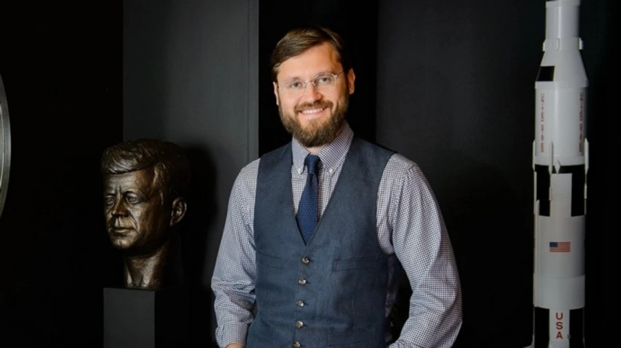 Звільнений керівник космічного агентства пішов до суду з позовом на уряд