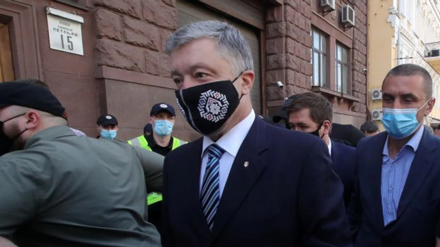 Суд во второй раз не смог избрать меру пресечения Порошенко