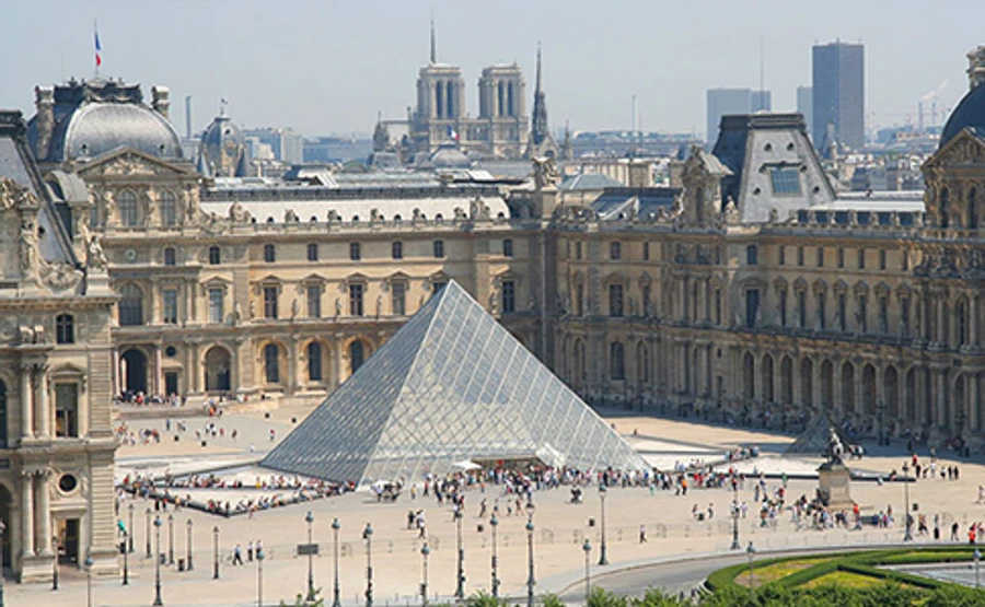 У Франції через коронавірус закрили Лувр