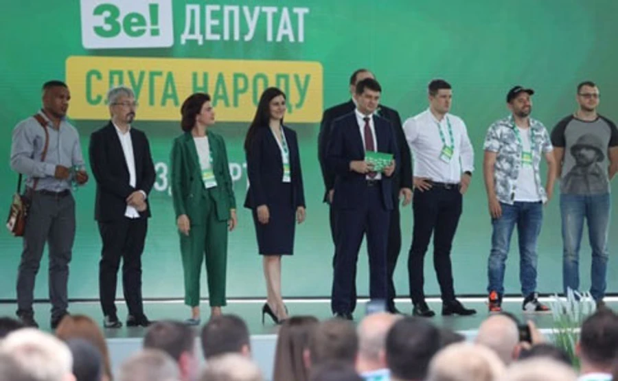 Рейтинг партій: Слуга народу йде вгору, інші – навпаки