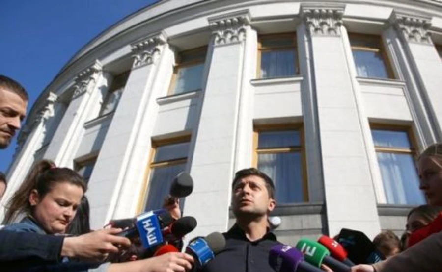 Разумков пояснил, что повлияет на решение Зеленского о Раде