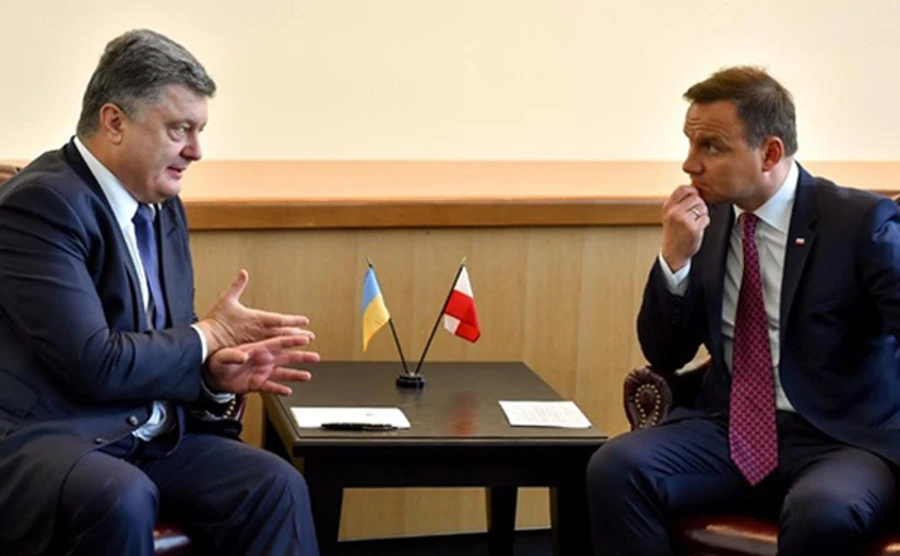 Порошенко і Дуда домовились про надзвичайне засідання консультаційного комітету