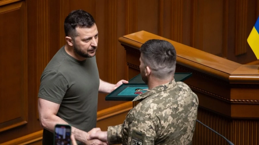 Зеленський визначив законом гарантії кавалерам Хреста бойових заслуг