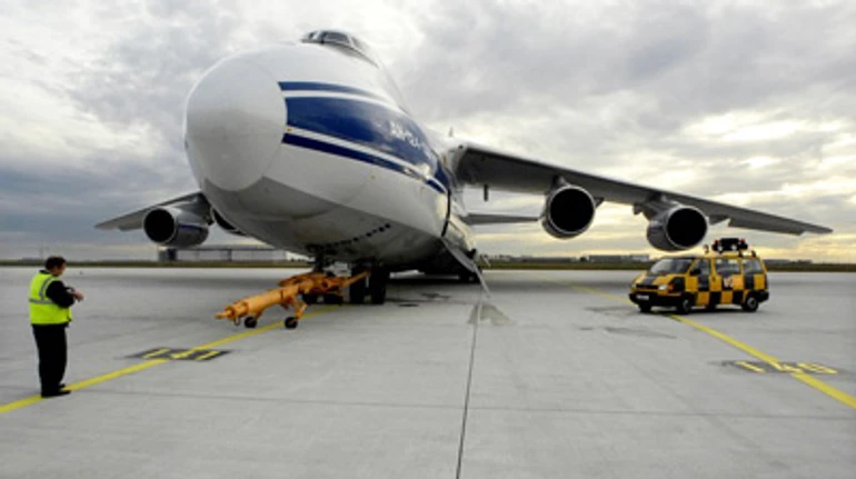 Російські Руслани могли б працювати на Україну і НАТО, але припадають пилом в аеропортах Канади та Німеччини