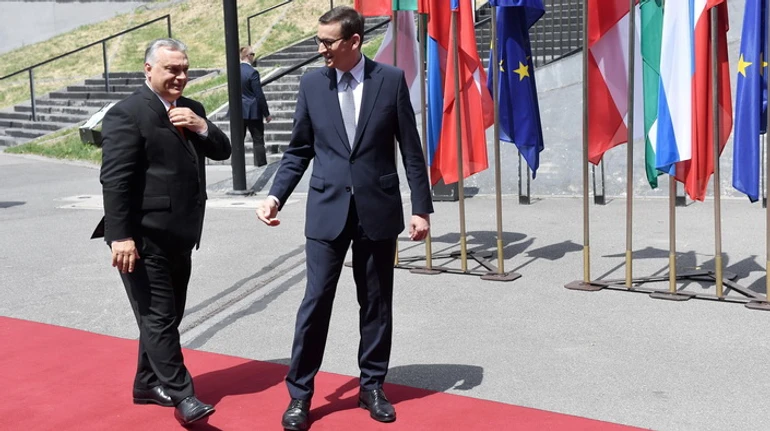 Между Орбаном и Украиной: какой выбор приходится делать власти Польши