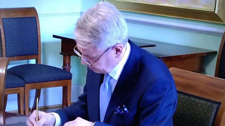 Глава МЗС Фінляндії підписав заявку на вступ країни до НАТО