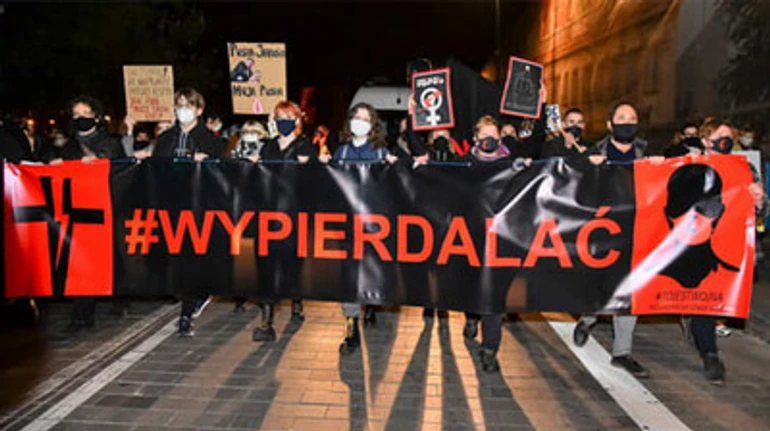 Жіночий страйк, який змінив країну: як Польща протестує проти заборони абортів