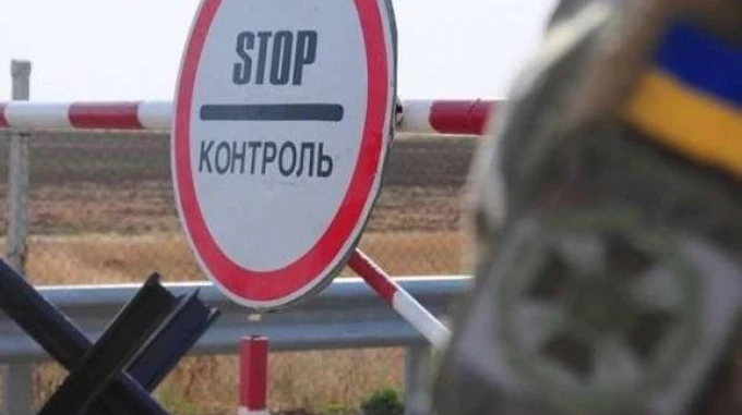 Обов'язкову ізоляцію прибулих з ОРДЛО поки не скасовуватимуть