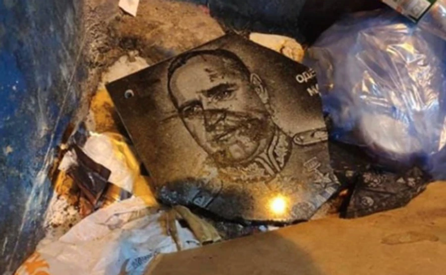 В Одесі намагалися повернути пам'ятну дошку Жукову, але вона розбилася