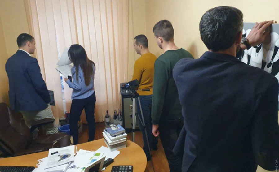 НАБУ проводит обыски на канале, связанном с нардепом ЕС