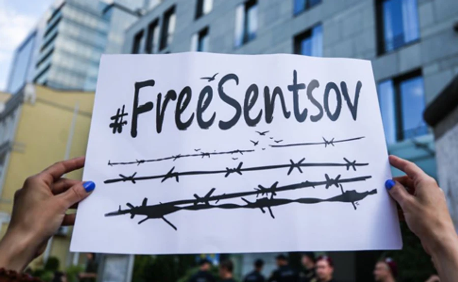 Сестра Сенцова попросила про тишу, поки він не виїде з Росії 