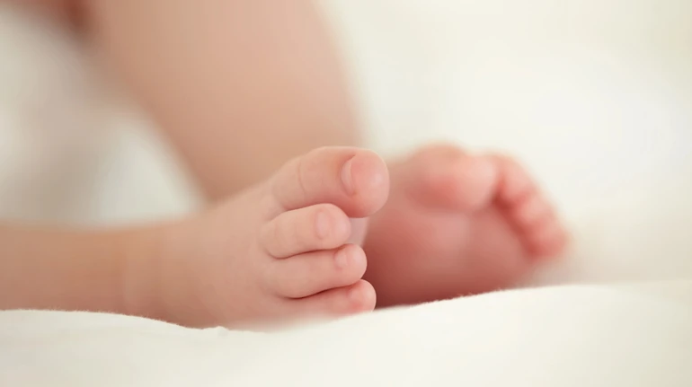 Задохнулся в кроватке: на Сумщине мать будут судить за смерть ее 1,5-летнего сына